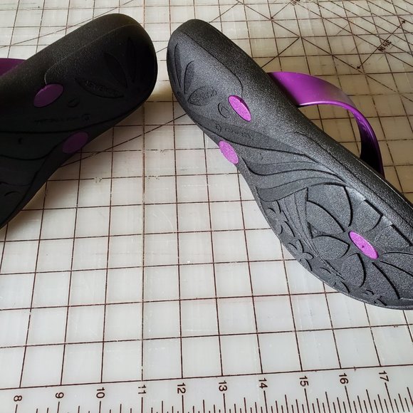 Okabashi Women's Breeze Flip Flops in Black & Purple size L - Picture 3 of 4